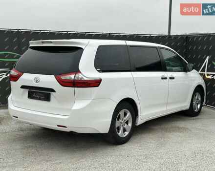 Білий Тойота Сієнна, об'ємом двигуна 3.46 л та пробігом 221 тис. км за 15500 $, фото 33 на Automoto.ua