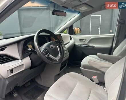 Белый Тойота Сиенна, объемом двигателя 3.5 л и пробегом 219 тыс. км за 15700 $, фото 7 на Automoto.ua