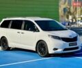Белый Тойота Сиенна, объемом двигателя 3.46 л и пробегом 169 тыс. км за 17999 $, фото 1 на Automoto.ua