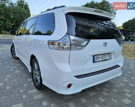 Белый Тойота Сиенна, объемом двигателя 3.5 л и пробегом 140 тыс. км за 18999 $, фото 7 на Automoto.ua