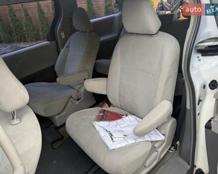 Белый Тойота Сиенна, объемом двигателя 3.5 л и пробегом 219 тыс. км за 15700 $, фото 12 на Automoto.ua