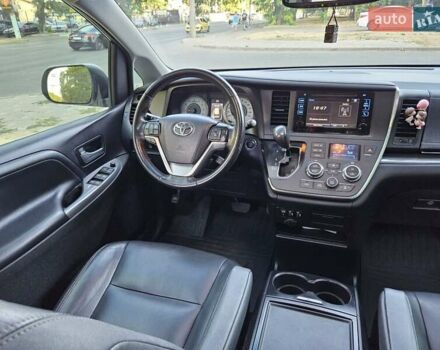 Белый Тойота Сиенна, объемом двигателя 3.5 л и пробегом 140 тыс. км за 18999 $, фото 23 на Automoto.ua