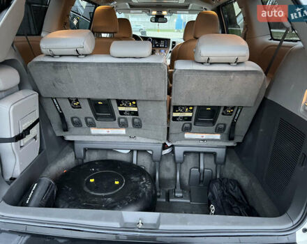 Белый Тойота Сиенна, объемом двигателя 3.5 л и пробегом 120 тыс. км за 25000 $, фото 19 на Automoto.ua