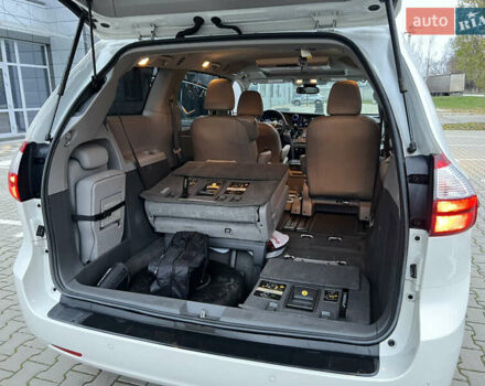 Белый Тойота Сиенна, объемом двигателя 3.5 л и пробегом 120 тыс. км за 25000 $, фото 20 на Automoto.ua