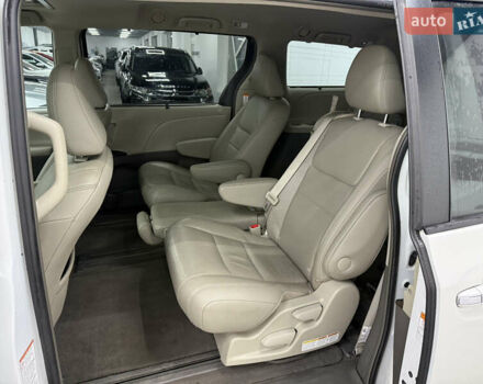 Белый Тойота Сиенна, объемом двигателя 3.46 л и пробегом 123 тыс. км за 26300 $, фото 14 на Automoto.ua