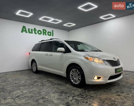 Белый Тойота Сиенна, объемом двигателя 3.46 л и пробегом 123 тыс. км за 26300 $, фото 2 на Automoto.ua
