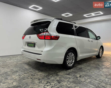 Белый Тойота Сиенна, объемом двигателя 3.46 л и пробегом 123 тыс. км за 26300 $, фото 4 на Automoto.ua