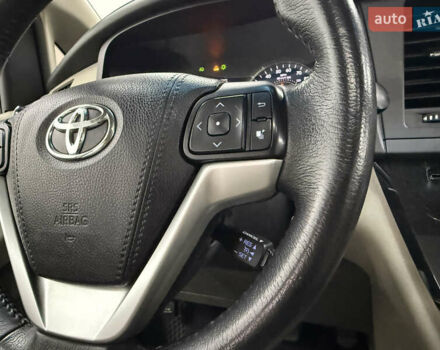 Белый Тойота Сиенна, объемом двигателя 3.46 л и пробегом 123 тыс. км за 26300 $, фото 10 на Automoto.ua