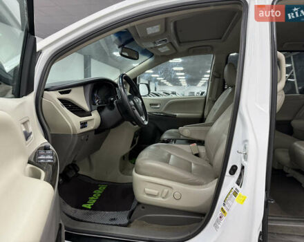 Белый Тойота Сиенна, объемом двигателя 3.46 л и пробегом 123 тыс. км за 26300 $, фото 12 на Automoto.ua