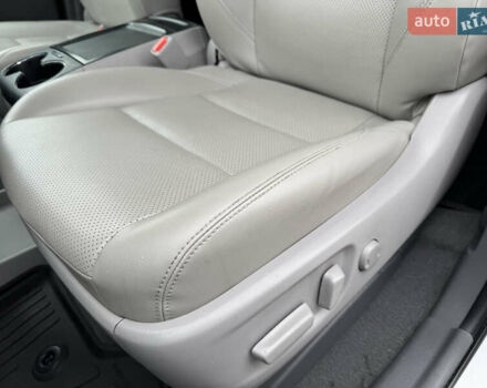 Білий Тойота Сієнна, об'ємом двигуна 3.46 л та пробігом 124 тис. км за 24990 $, фото 14 на Automoto.ua