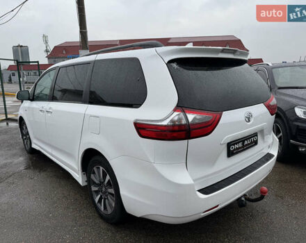 Білий Тойота Сієнна, об'ємом двигуна 3.46 л та пробігом 124 тис. км за 24990 $, фото 7 на Automoto.ua