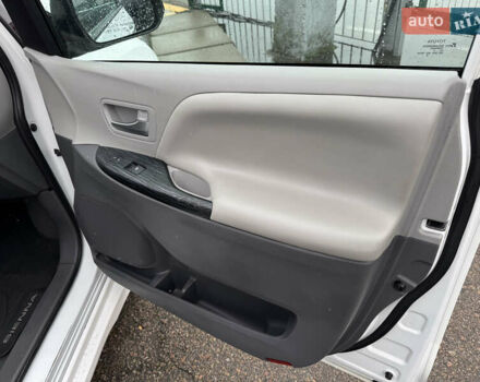 Білий Тойота Сієнна, об'ємом двигуна 3.46 л та пробігом 124 тис. км за 24990 $, фото 34 на Automoto.ua