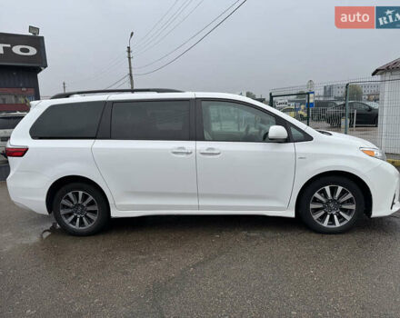 Білий Тойота Сієнна, об'ємом двигуна 3.46 л та пробігом 124 тис. км за 24990 $, фото 5 на Automoto.ua