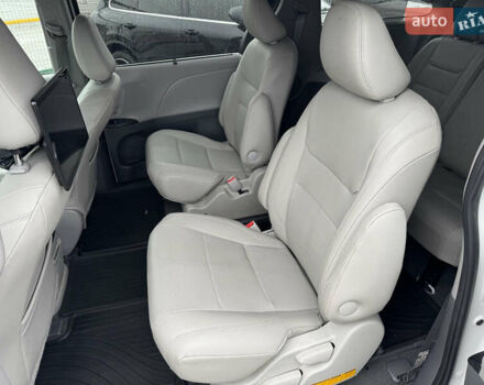 Білий Тойота Сієнна, об'ємом двигуна 3.46 л та пробігом 124 тис. км за 24990 $, фото 26 на Automoto.ua