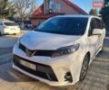 Белый Тойота Сиенна, объемом двигателя 3.46 л и пробегом 100 тыс. км за 21900 $, фото 1 на Automoto.ua