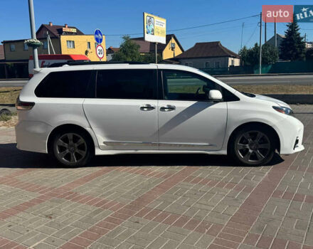 Белый Тойота Сиенна, объемом двигателя 3.46 л и пробегом 99 тыс. км за 22900 $, фото 26 на Automoto.ua
