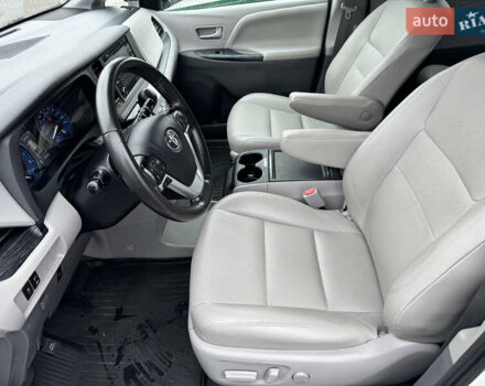 Білий Тойота Сієнна, об'ємом двигуна 3.46 л та пробігом 124 тис. км за 24990 $, фото 17 на Automoto.ua
