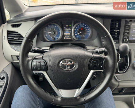 Білий Тойота Сієнна, об'ємом двигуна 3.46 л та пробігом 124 тис. км за 24990 $, фото 20 на Automoto.ua