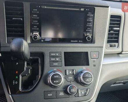 Белый Тойота Сиенна, объемом двигателя 3.46 л и пробегом 60 тыс. км за 28000 $, фото 14 на Automoto.ua