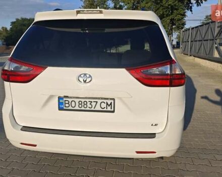 Белый Тойота Сиенна, объемом двигателя 3.46 л и пробегом 60 тыс. км за 28000 $, фото 1 на Automoto.ua