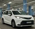 Белый Тойота Сиенна, объемом двигателя 2.49 л и пробегом 126 тыс. км за 38500 $, фото 1 на Automoto.ua