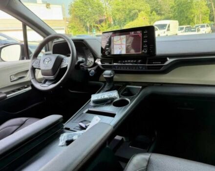 Белый Тойота Сиенна, объемом двигателя 2.5 л и пробегом 26 тыс. км за 17000 $, фото 6 на Automoto.ua