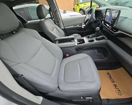 Белый Тойота Сиенна, объемом двигателя 0 л и пробегом 33 тыс. км за 24900 $, фото 6 на Automoto.ua