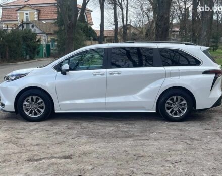 Білий Тойота Сієнна, об'ємом двигуна 2.5 л та пробігом 15 тис. км за 54490 $, фото 8 на Automoto.ua