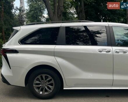 Белый Тойота Сиенна, объемом двигателя 2.5 л и пробегом 15 тыс. км за 48390 $, фото 7 на Automoto.ua
