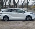 Білий Тойота Сієнна, об'ємом двигуна 2.5 л та пробігом 15 тис. км за 54490 $, фото 3 на Automoto.ua