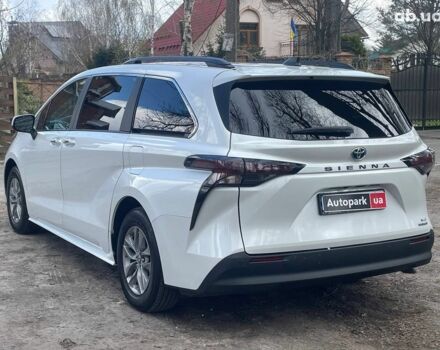 Білий Тойота Сієнна, об'ємом двигуна 2.5 л та пробігом 15 тис. км за 54490 $, фото 7 на Automoto.ua
