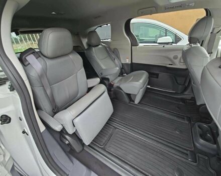 Белый Тойота Сиенна, объемом двигателя 0 л и пробегом 33 тыс. км за 24900 $, фото 7 на Automoto.ua