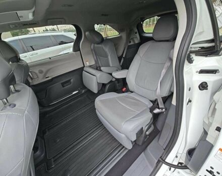 Белый Тойота Сиенна, объемом двигателя 0 л и пробегом 33 тыс. км за 24900 $, фото 10 на Automoto.ua