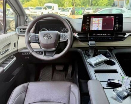 Белый Тойота Сиенна, объемом двигателя 2.5 л и пробегом 26 тыс. км за 17000 $, фото 8 на Automoto.ua