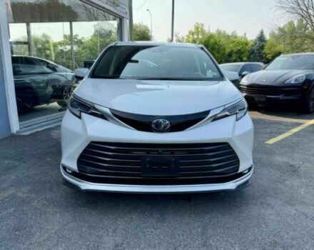 Белый Тойота Сиенна, объемом двигателя 2.5 л и пробегом 26 тыс. км за 17000 $, фото 1 на Automoto.ua