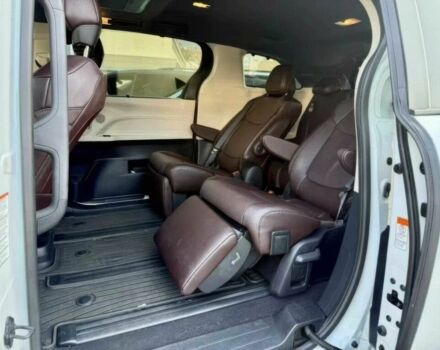 Белый Тойота Сиенна, объемом двигателя 2.5 л и пробегом 10 тыс. км за 24000 $, фото 13 на Automoto.ua