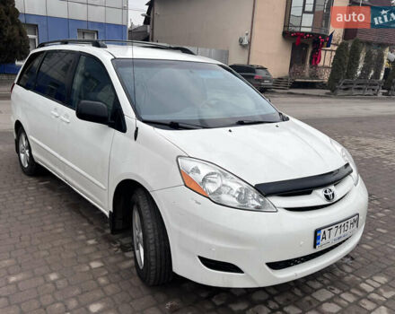 Белый Тойота Сиенна, объемом двигателя 3.46 л и пробегом 234 тыс. км за 9200 $, фото 1 на Automoto.ua