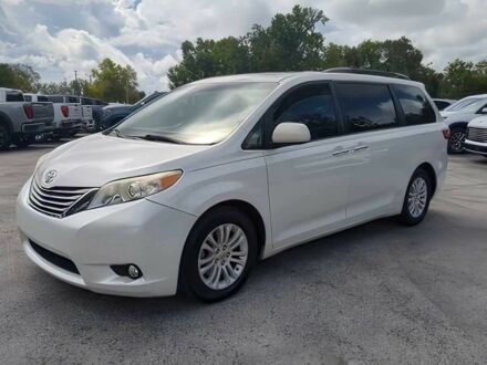 Тойота Сиенна 2015 в Львове на Automoto.ua Белый Тойота Сиенна, объемом двигателя 3.5 л и пробегом 78 тыс. км за 13600 $, фото 1 на Automoto.ua