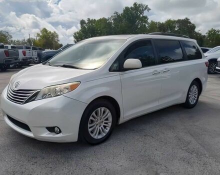 Белый Тойота Сиенна, объемом двигателя 3.5 л и пробегом 78 тыс. км за 13600 $, фото 1 на Automoto.ua