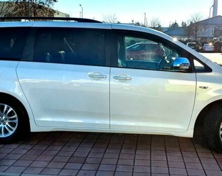Белый Тойота Сиенна, объемом двигателя 0.35 л и пробегом 112 тыс. км за 12365 $, фото 1 на Automoto.ua