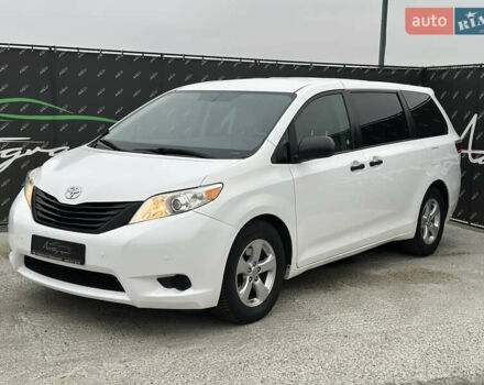 Білий Тойота Сієнна, об'ємом двигуна 3.46 л та пробігом 221 тис. км за 15500 $, фото 1 на Automoto.ua