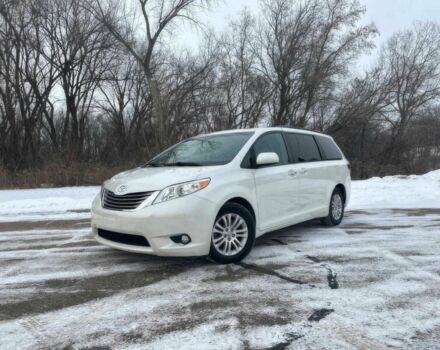 Белый Тойота Сиенна, объемом двигателя 3.5 л и пробегом 54 тыс. км за 9900 $, фото 1 на Automoto.ua