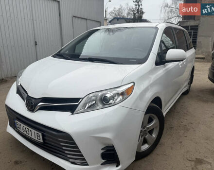 Білий Тойота Сієнна, об'ємом двигуна 3.5 л та пробігом 87 тис. км за 19900 $, фото 1 на Automoto.ua