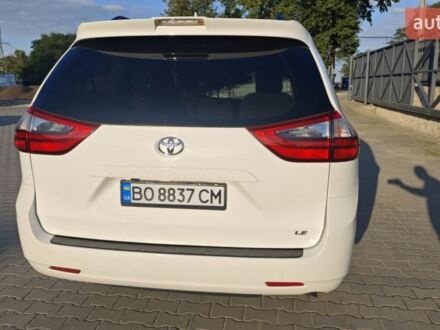 Білий Тойота Сієнна, об'ємом двигуна 3.5 л та пробігом 60 тис. км за 25400 $, фото 1 на Automoto.ua