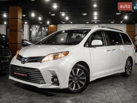 Білий Тойота Сієнна, об'ємом двигуна 3.5 л та пробігом 60 тис. км за 34900 $, фото 1 на Automoto.ua