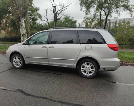Бежевый Тойота Сиенна, объемом двигателя 3.3 л и пробегом 290 тыс. км за 9000 $, фото 1 на Automoto.ua