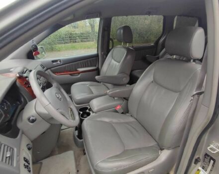 Бежевый Тойота Сиенна, объемом двигателя 3.3 л и пробегом 290 тыс. км за 9000 $, фото 7 на Automoto.ua