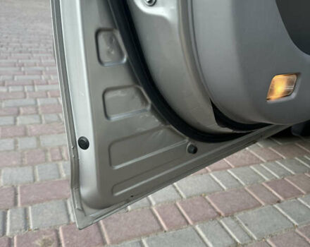 Бежевый Тойота Сиенна, объемом двигателя 3.5 л и пробегом 375 тыс. км за 9800 $, фото 52 на Automoto.ua