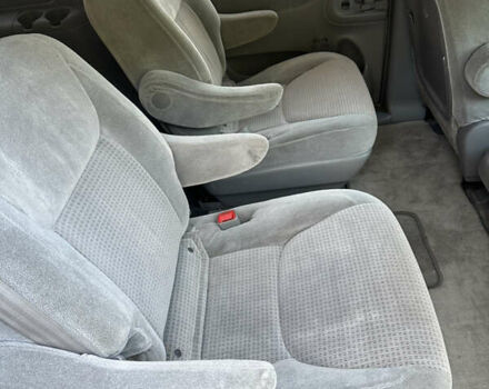 Бежевый Тойота Сиенна, объемом двигателя 3.5 л и пробегом 375 тыс. км за 9800 $, фото 47 на Automoto.ua