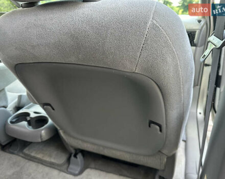 Бежевый Тойота Сиенна, объемом двигателя 3.5 л и пробегом 375 тыс. км за 9800 $, фото 41 на Automoto.ua